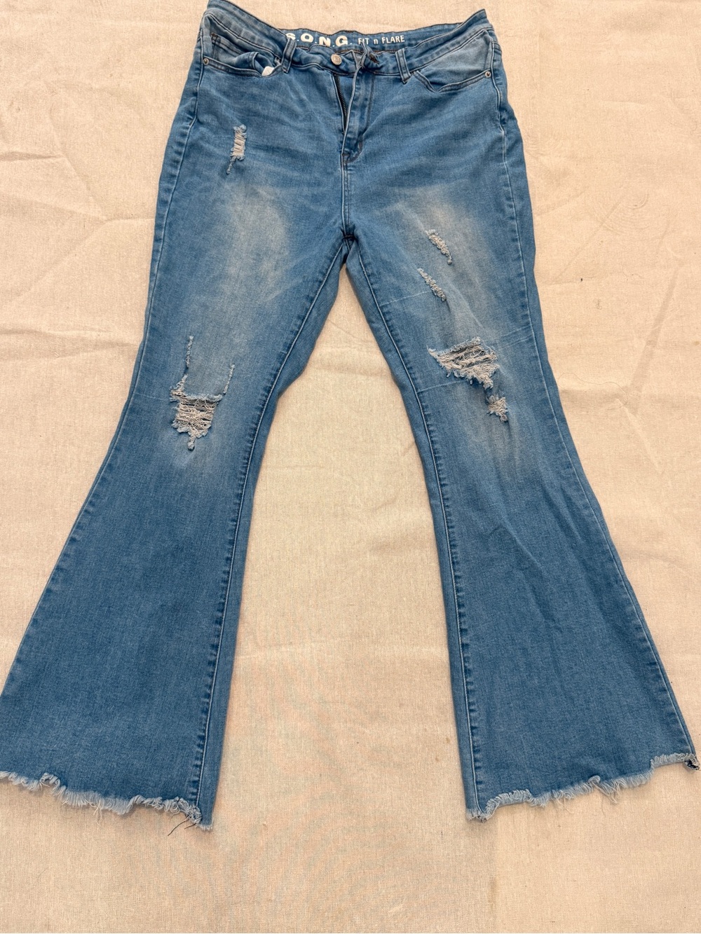 S.O.N.G. Fit N Flare Distressed Light Wash Flare Jeans Women's Size 17/33